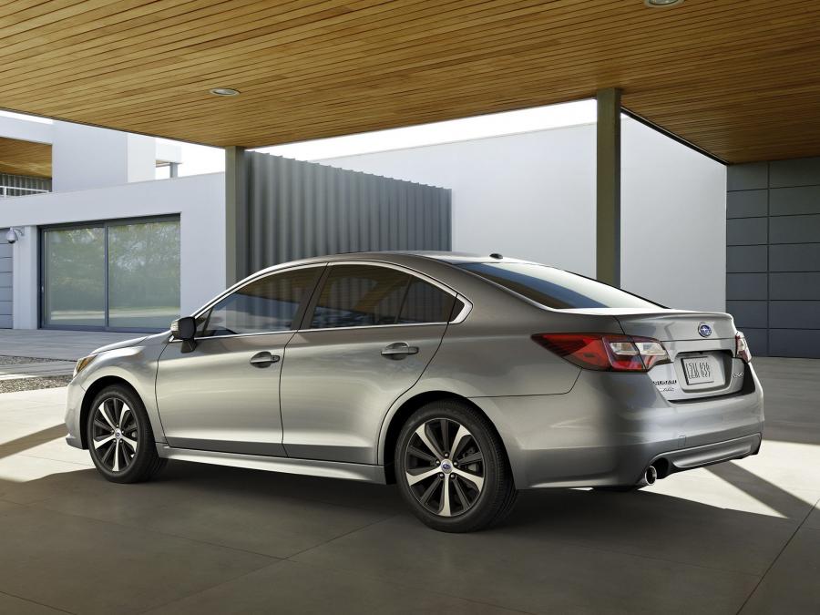  Subaru Legacy 2.5i 2015 года  (фото 15 из 21)